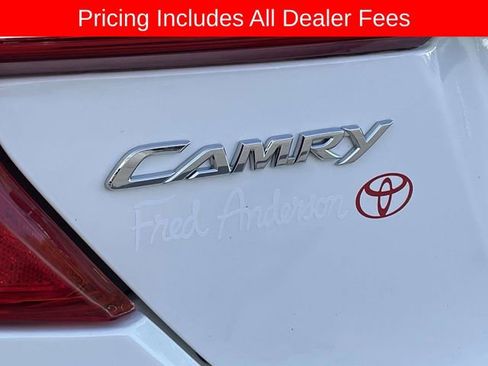 Used 2014 Toyota Camry LE w/ Moonroof Package FWD image 11