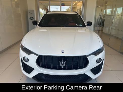 Used 2022 Maserati Levante Trofeo image 19