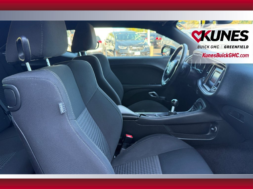 Used 2017 Dodge Challenger R/T RWD image 38