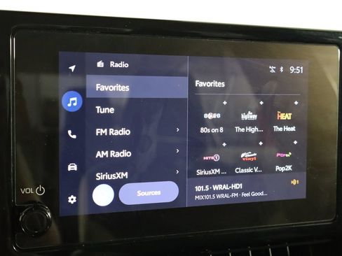 Used 2025 Toyota Corolla LE FWD image 28