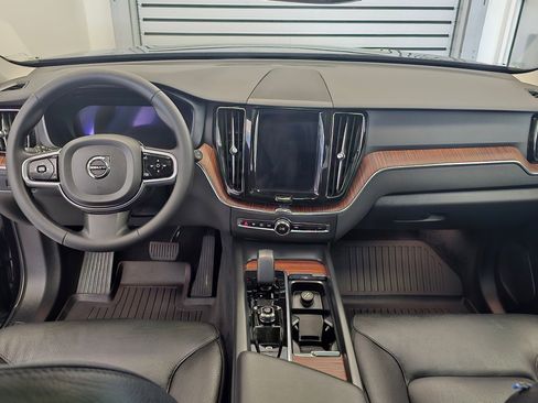 Certified 2023 Volvo XC60 B5 Plus image 22