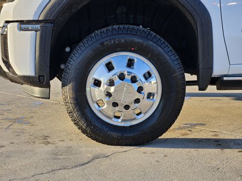 New 2026 GMC Sierra 3500 Denali Ultimate AWD/4WD image 7
