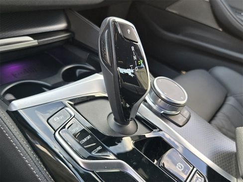 Used 2023 BMW 540i w/ M Sport Package image 25