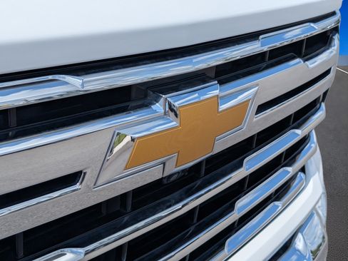 Used 2024 Chevrolet Silverado 3500 LTZ w/ LTZ Convenience Package AWD/4WD image 5