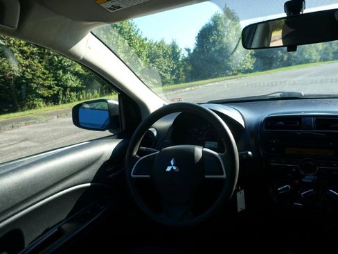 Used 2017 Mitsubishi Mirage ES image 32