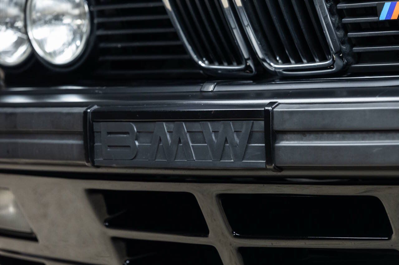 Used 1988 BMW M5 RWD image 22