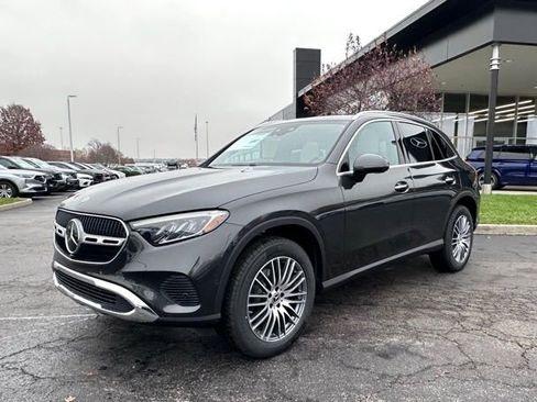 Used 2026 Mercedes-Benz GLC 300 4MATIC image 3