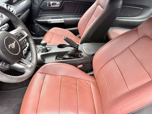 Used 2017 Ford Mustang GT Premium w/ GT Performance Package RWD image 10
