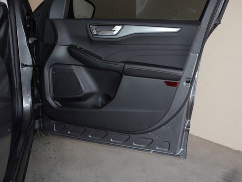 New 2025 Ford Escape Active w/ Active Premium Tech Pack image 42