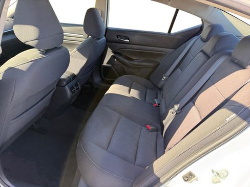 Used 2020 Nissan Altima 2.5 SV image 16