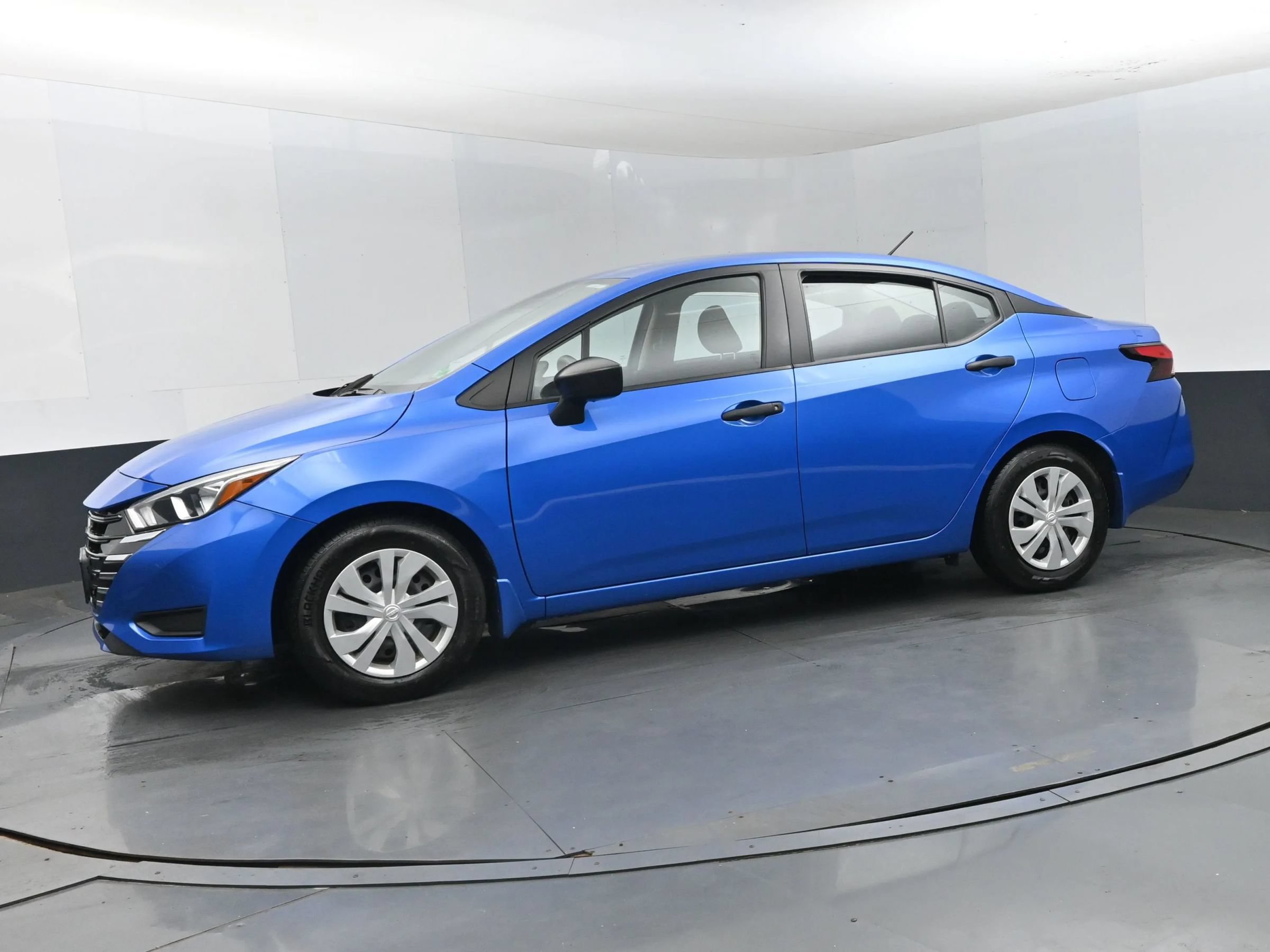Used 2024 Nissan Versa S w/ Trunk Package FWD image 5