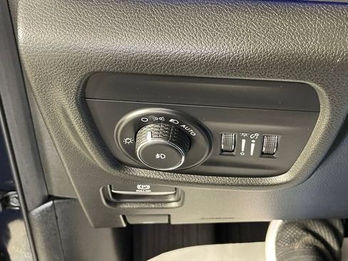 Used 2023 Jeep Grand Cherokee L Overland w/ Advanced Protech Group III AWD/4WD image 16