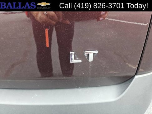 Used 2023 Chevrolet Traverse LT FWD image 31