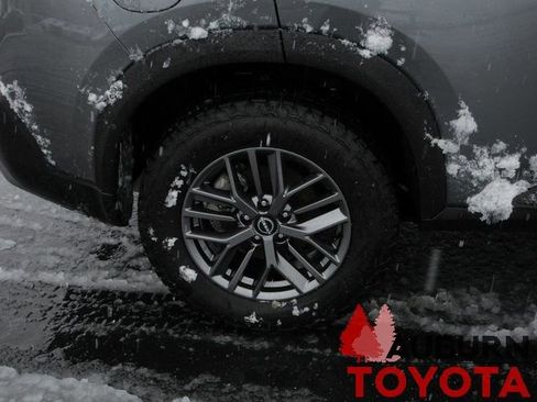 Used 2023 Nissan Rogue S image 4