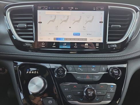 New 2026 Chrysler Pacifica Select w/ S Appearance Package image 18