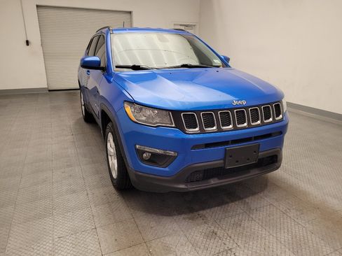 Used 2018 Jeep Compass Latitude w/ Cold Weather Group AWD/4WD image 14