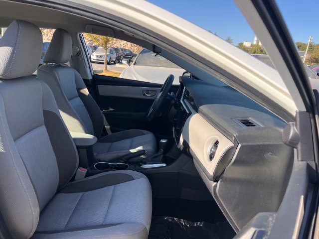 Used 2017 Toyota Corolla LE w/ Carpet Mat Package (TMS) FWD image 26