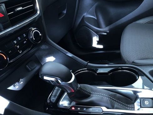 Used 2025 Buick Encore GX Preferred image 30