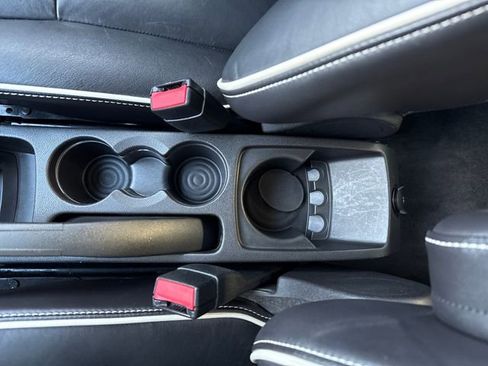 Used 2013 Ford Fiesta Titanium image 24