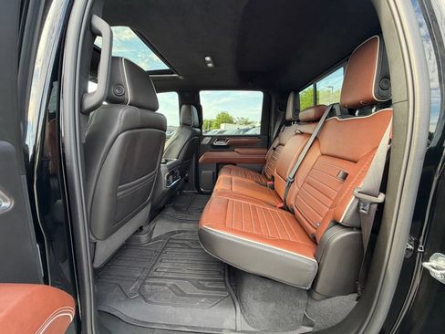 Used 2024 GMC Sierra 3500 Denali Ultimate AWD/4WD image 6