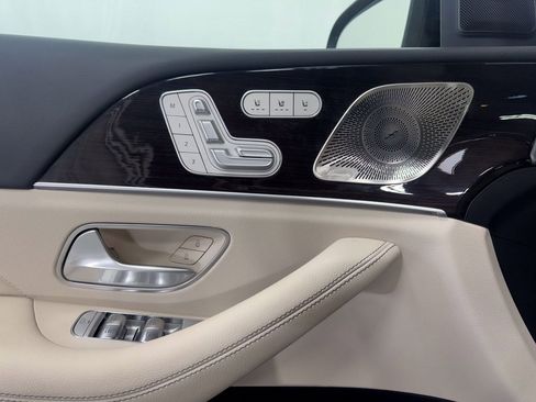 Certified 2025 Mercedes-Benz GLS 450 4MATIC image 6