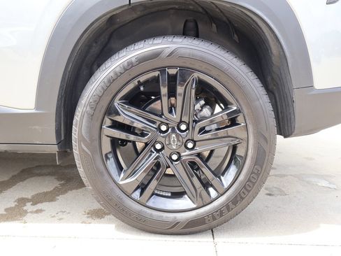 Certified 2024 Chevrolet Trax ACTIV FWD image 35
