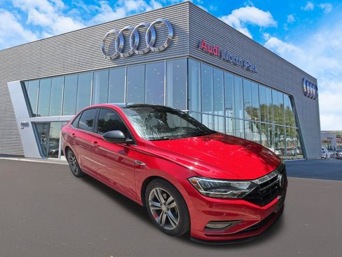 Used 2021 Volkswagen Jetta R-Line FWD image 1