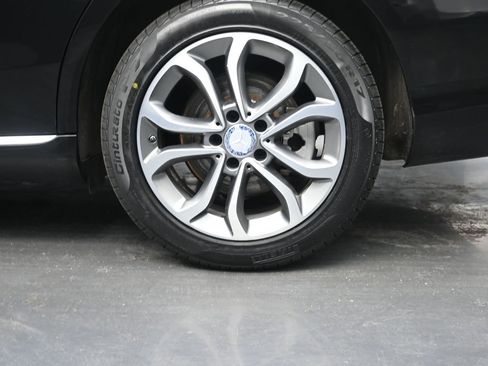 Used 2017 Mercedes-Benz C 300 4MATIC Sedan image 9