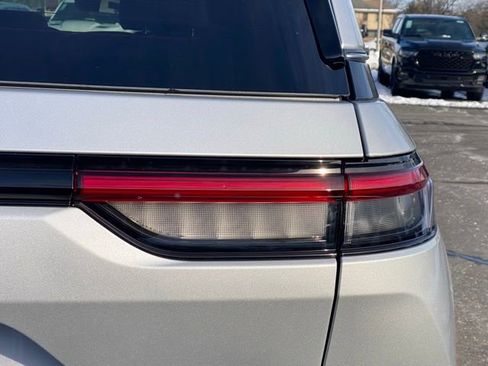 New 2026 Jeep Grand Cherokee Limited AWD/4WD image 15