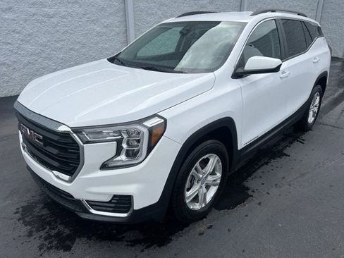 Used 2023 GMC Terrain SLE w/ Driver Convenience Package AWD/4WD image 2