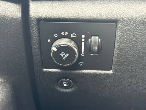 Used 2018 Jeep Grand Cherokee Laredo AWD/4WD image 24