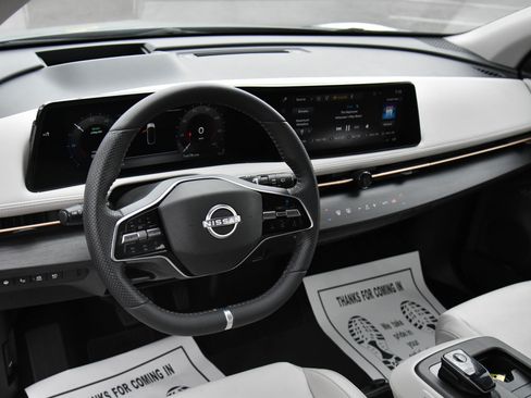 Used 2024 Nissan Ariya AWD image 14