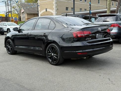 Used 2018 Volkswagen Jetta Sport image 4