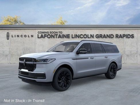 New 2026 Lincoln Navigator L Reserve w/ Jet Appearance Package AWD/4WD image 1