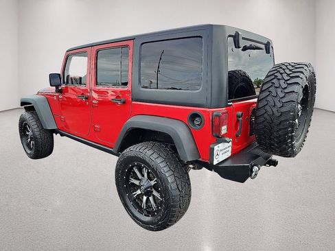 Used 2014 Jeep Wrangler Unlimited Rubicon w/ Connectivity Group AWD/4WD image 4