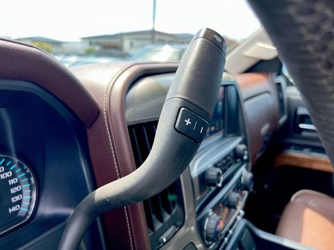 Used 2016 Chevrolet Silverado 1500 High Country w/ High Country Premium Package AWD/4WD image 14