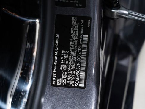 Used 2017 Rolls-Royce Wraith RWD image 27