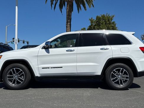 Used 2017 Jeep Grand Cherokee Limited RWD image 8