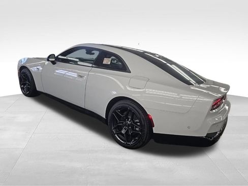 Used 2024 Dodge Charger Daytona R/T w/ Plus Group AWD/4WD image 8