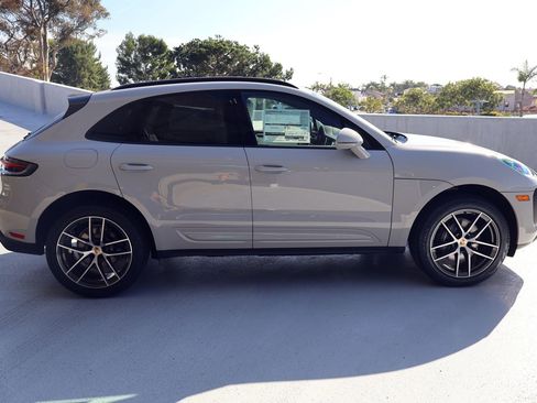 New 2026 Porsche Macan image 8