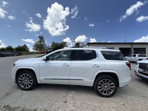 Used 2022 GMC Acadia Denali w/ Denali Technology Package AWD/4WD image 2
