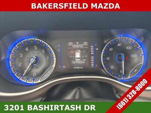 Used 2022 Chrysler Voyager LX image 23