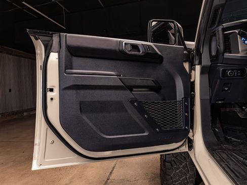 Used 2025 Ford Bronco Outer Banks image 28