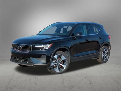 New 2025 Volvo XC40 B5 Core w/ Protection Package Premier