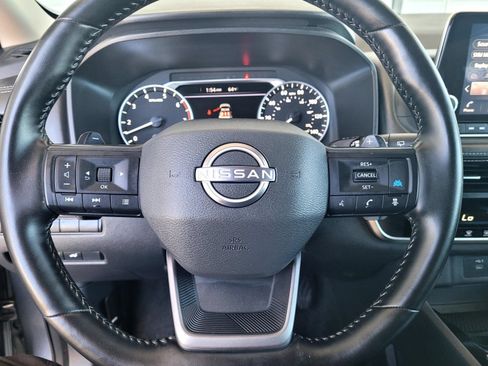 Used 2025 Nissan Rogue SV FWD image 33