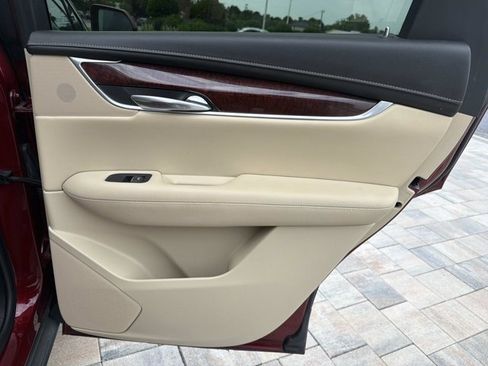 Used 2018 Cadillac XT5 Luxury w/ Driver Awareness Package FWD image 21
