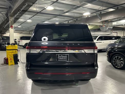 Used 2022 Lincoln Navigator L Reserve image 3