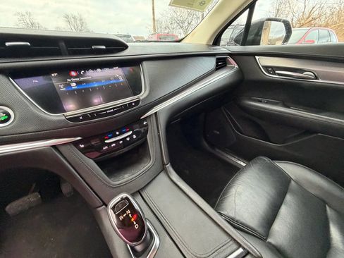 Used 2017 Cadillac XT5 Luxury w/ Driver Awareness Package image 23