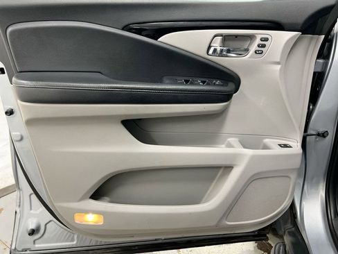 Used 2020 Honda Pilot Elite image 21