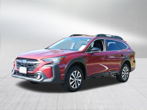 Used 2025 Subaru Outback Premium AWD/4WD image 3